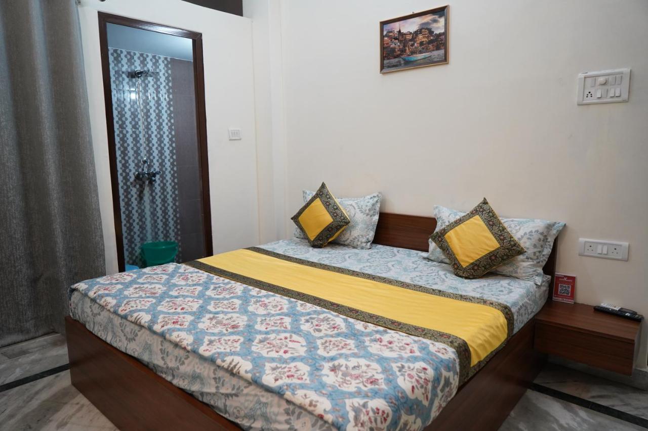 2BHK (2 Queen Bed, 1 Twin Bed, 2 Bathroom, 1 Kitchen)