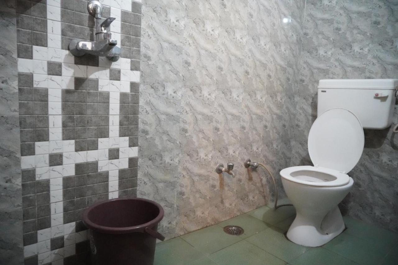 2BHK (2 Queen Bed, 1 Twin Bed, 2 Bathroom, 1 Kitchen)